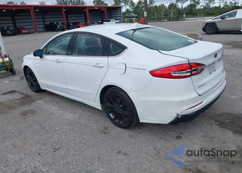 2019 Ford Fusion Hybrid Se z USA, uszkodzony, nr VIN 3FA6P0LU2KR188730
